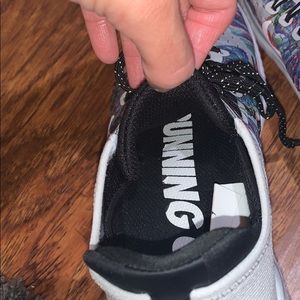 Women’s running shoe